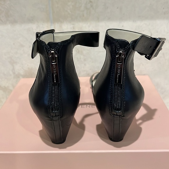 BCBG Vincent Two-Tone Wedge Sandals Nude Black Size 8.5 - Picture 9 of 13